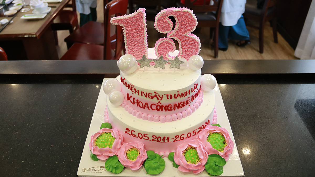 Welcome Event Celebrating the 13th Anniversary of the Founding of the IT Faculty, Nguyen Tat Thanh University (May 26, 2011 - May 26, 2024)